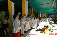 Festgottesdienst zum 1.000 Todestag des Heiligen Heimerads auf dem Hasunger Berg (Foto: Karl-Franz Thiede)